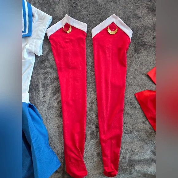 Sailor Moon Costume Red and Blue XS - Picture 11 of 13